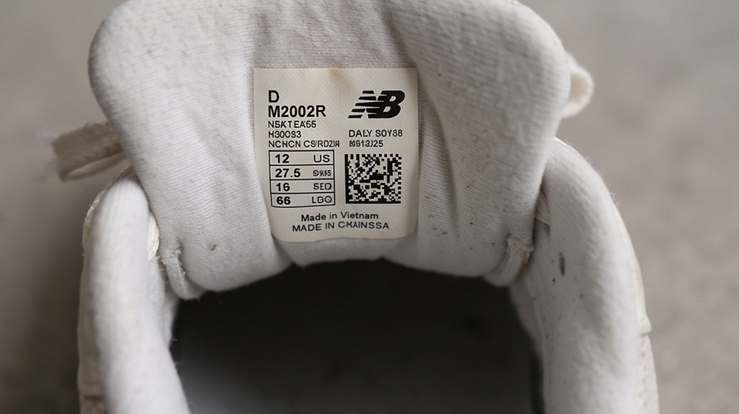 New Balance M2002R / Used